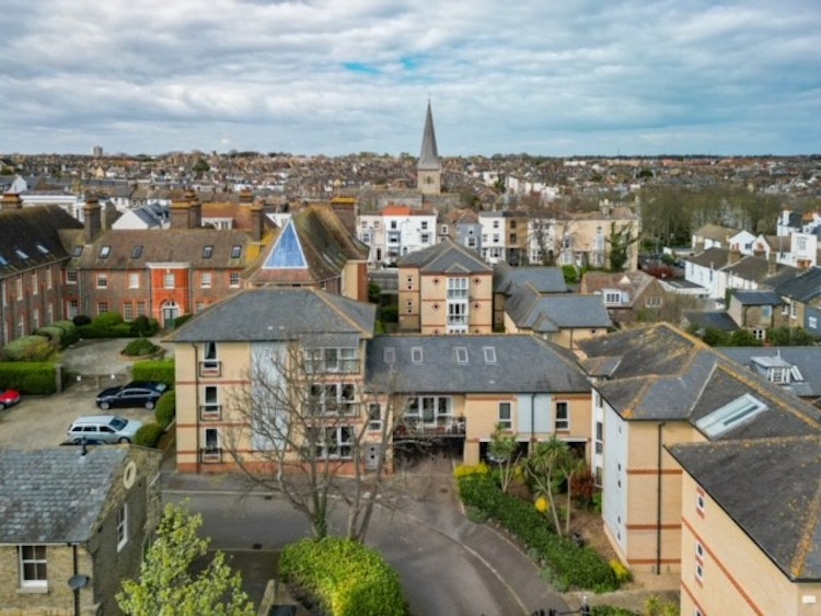2 bedroom flat