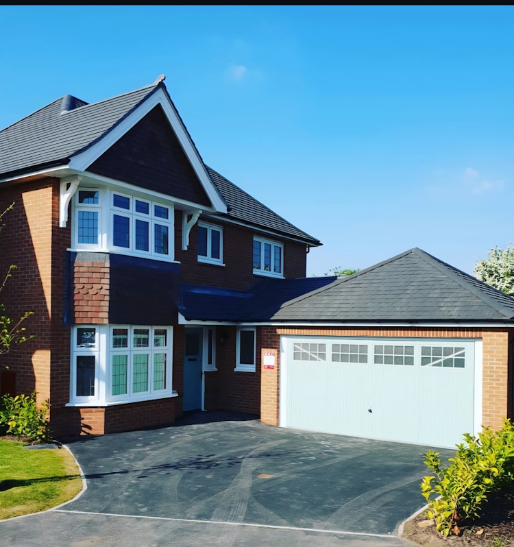 4 bedroom detached house