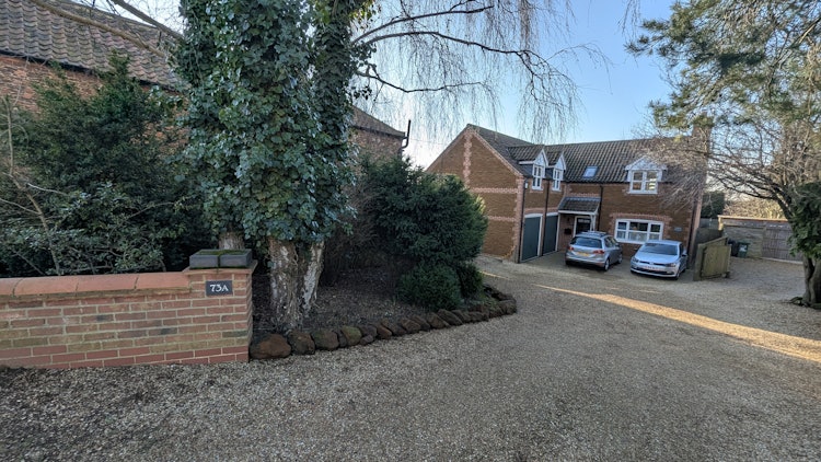 4 bedroom detached house