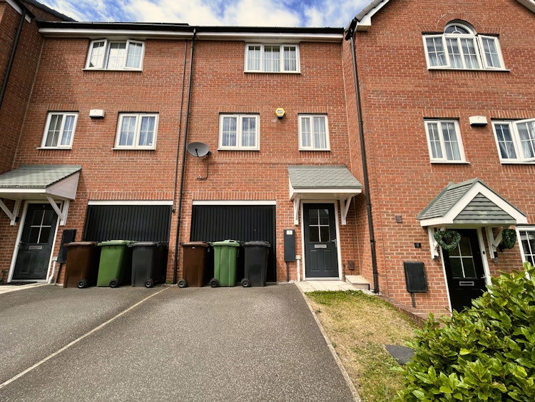 3 bedroom terraced house