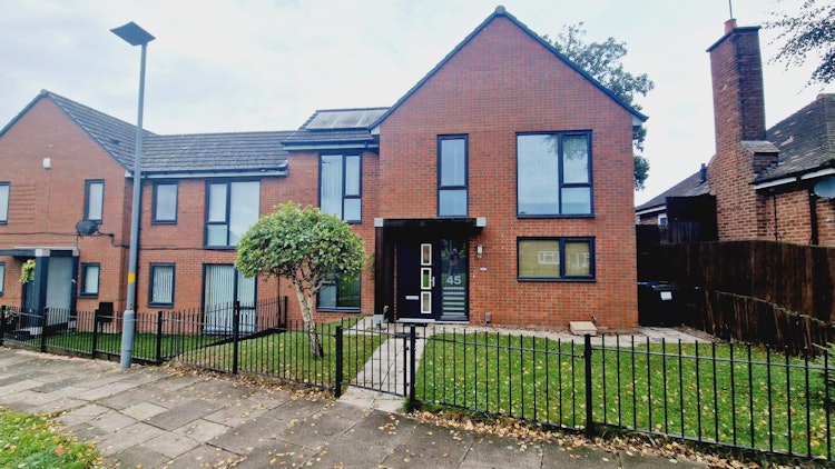 2 bedroom semi-detached house
