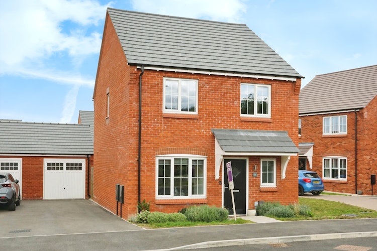 3 bedroom detached house