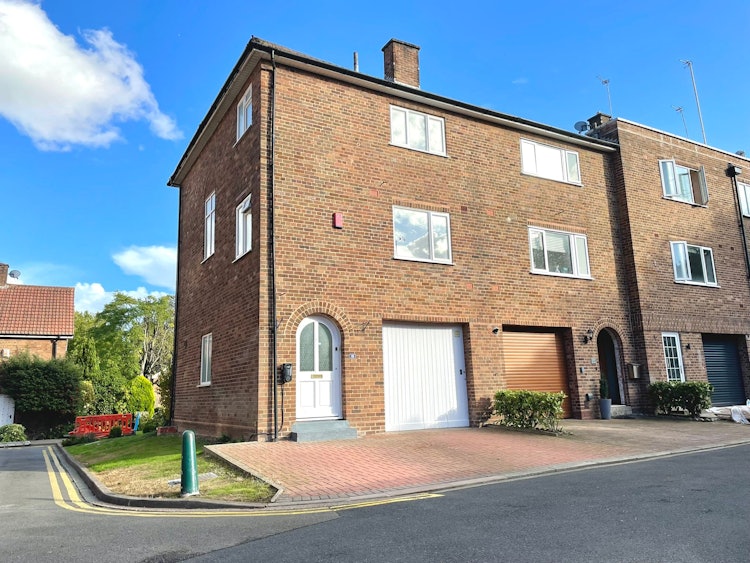 4 bedroom town house