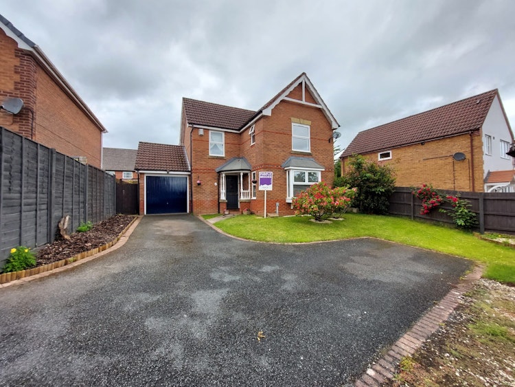 3 bedroom detached house
