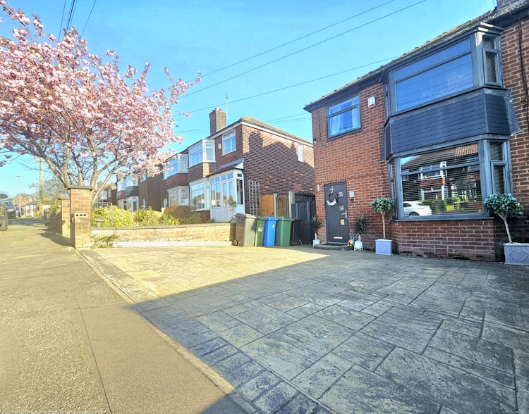 3 bedroom semi-detached house