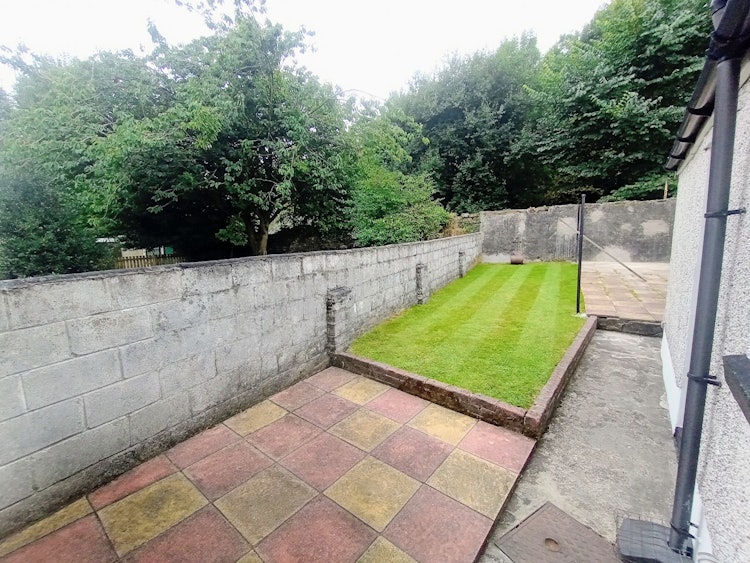 3 bedroom end of terrace house