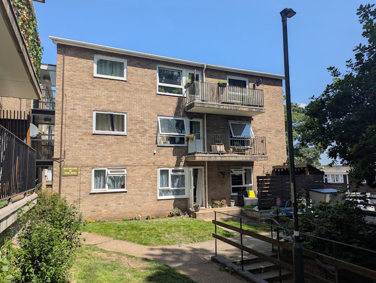 2 bedroom flat