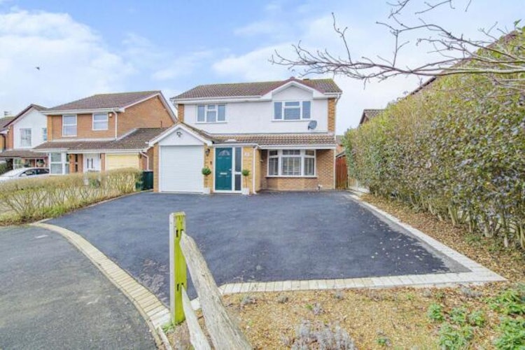 4 bedroom detached house