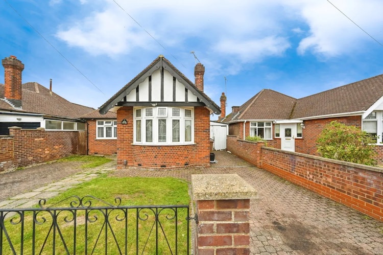 3 bedroom detached bungalow