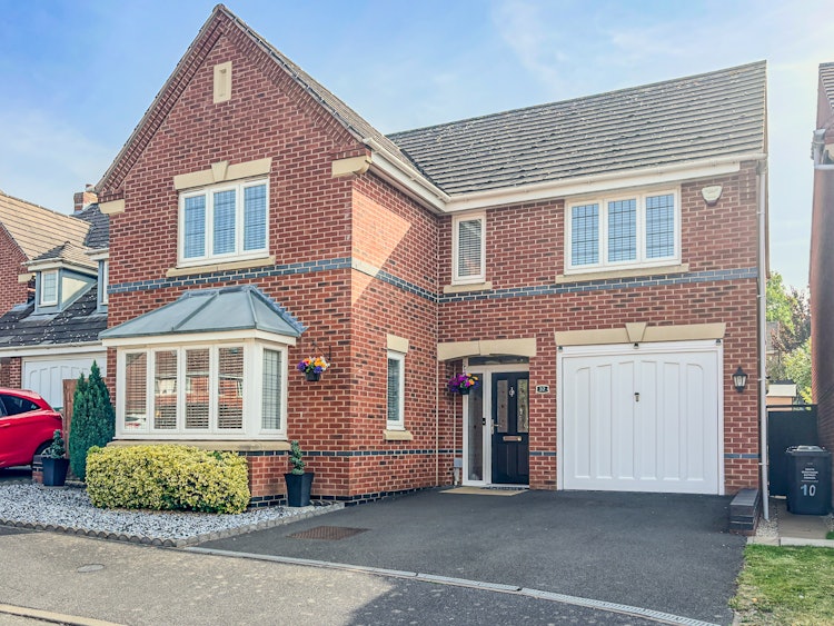4 bedroom detached house