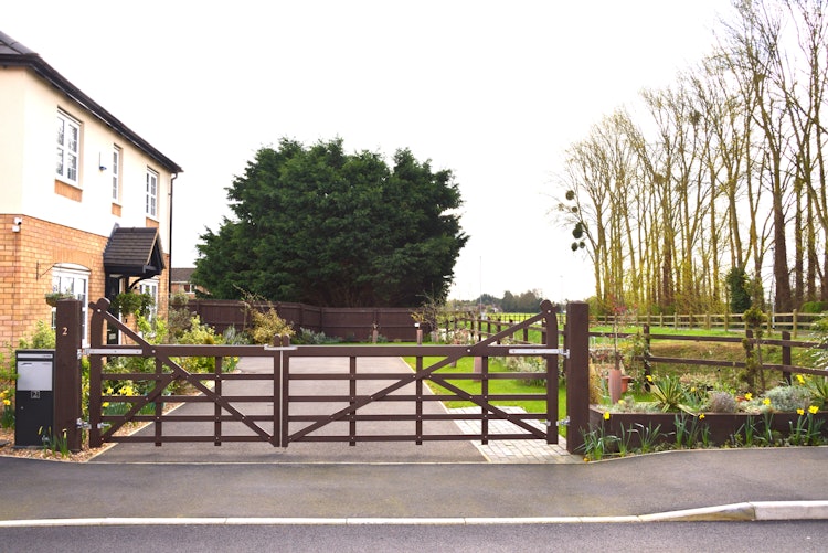 4 bedroom detached house