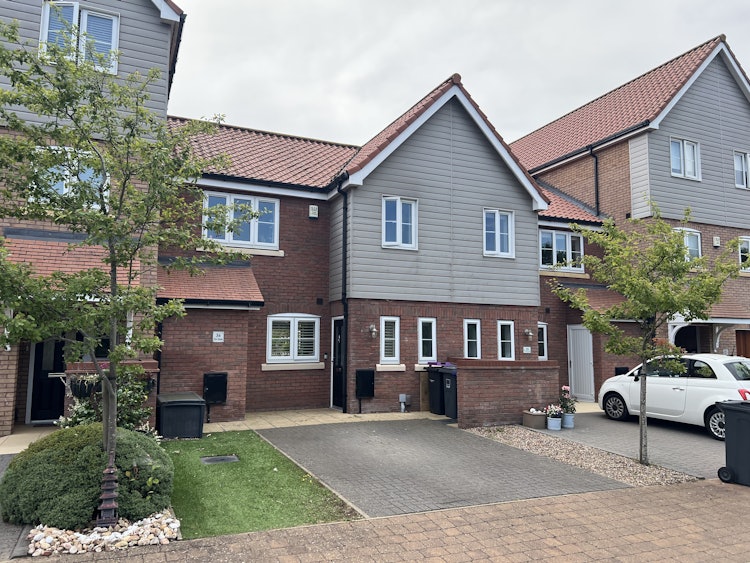 3 bedroom town house