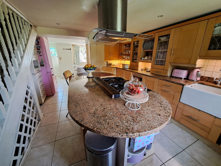 3 bedroom semi-detached house
