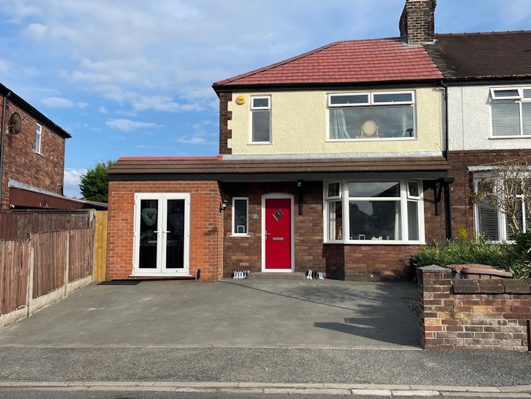 3 bedroom end of terrace house