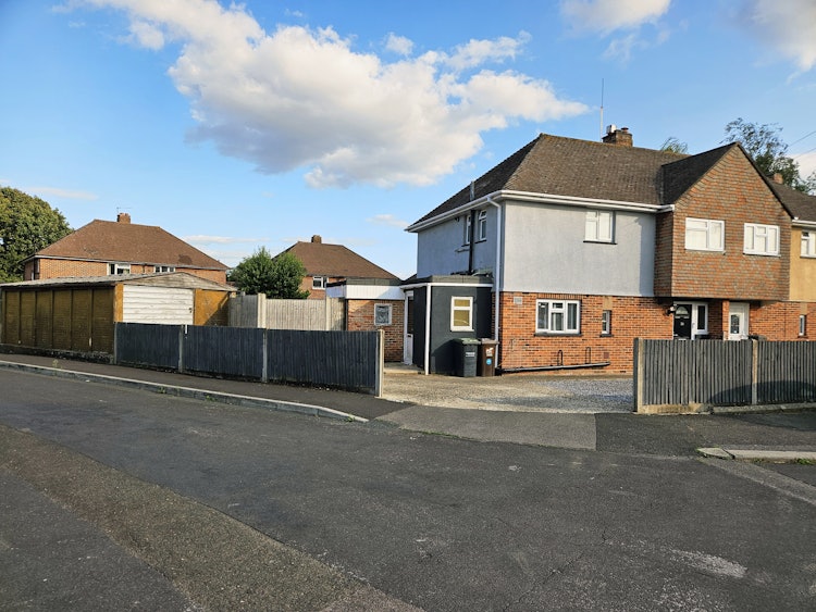 3 bedroom semi-detached house
