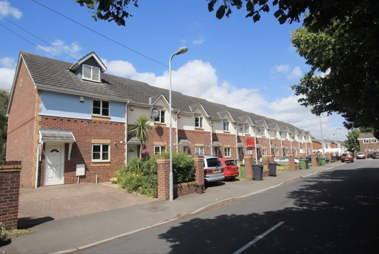 2 bedroom terraced house
