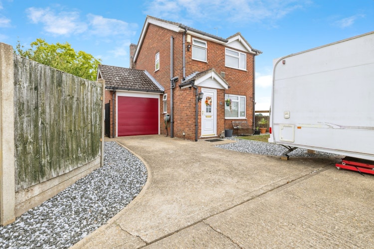 3 bedroom detached house
