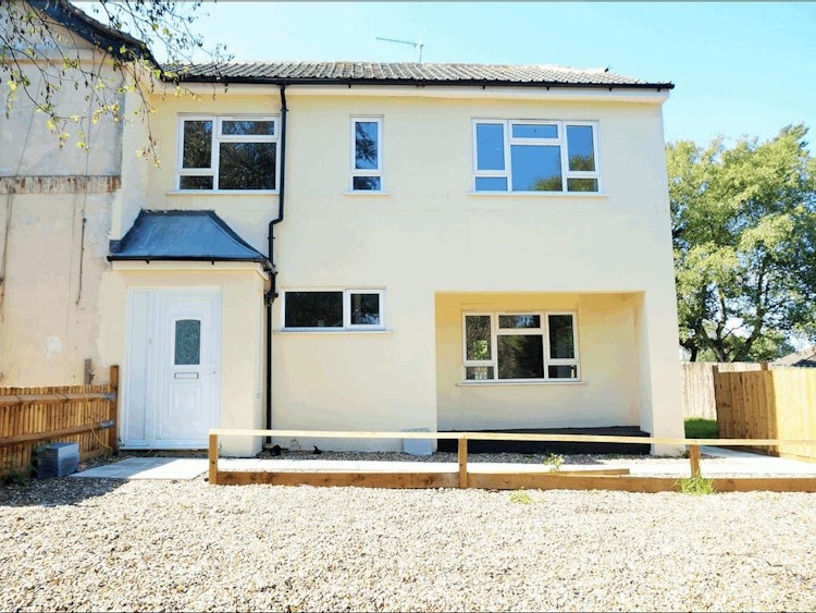 3 bedroom semi-detached house