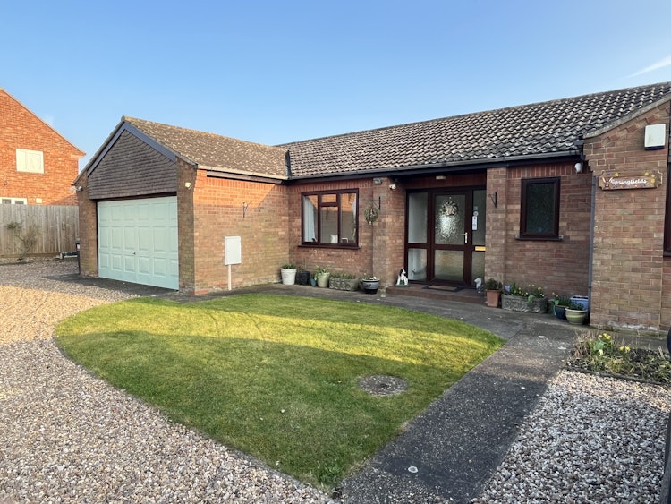4 bedroom detached bungalow