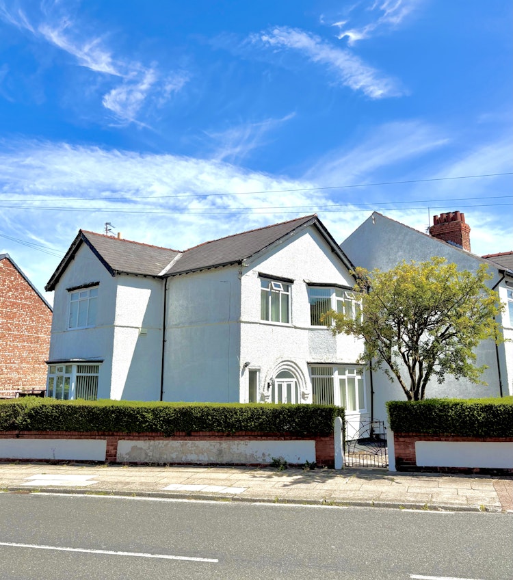4 bedroom semi-detached house