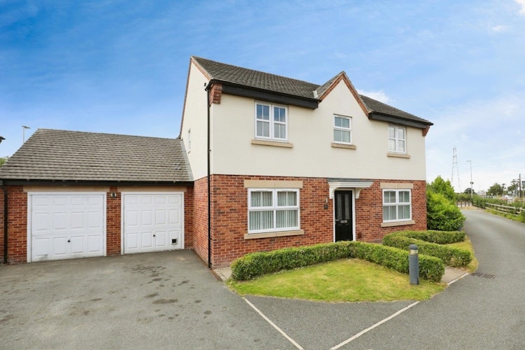 4 bedroom detached house
