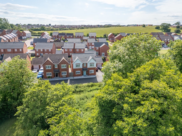 4 bedroom detached house