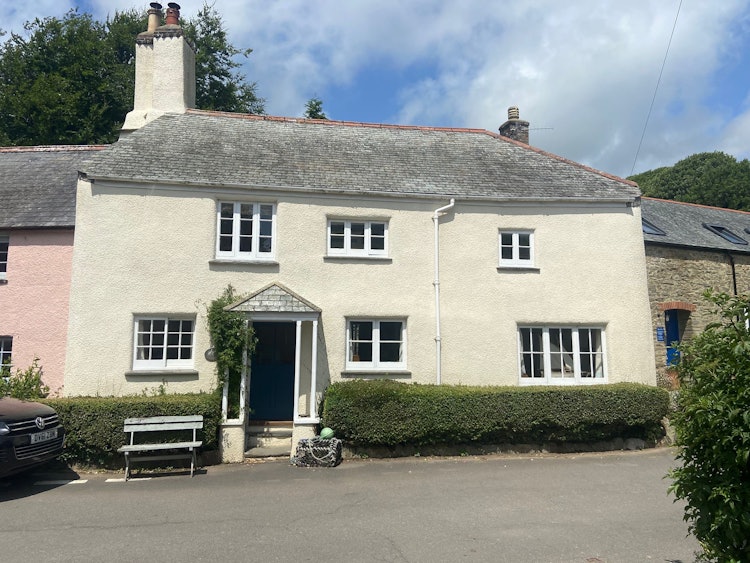 4 bedroom semi-detached house