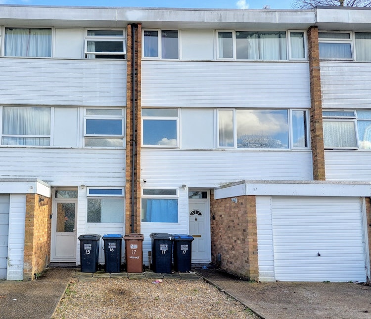 6 bedroom town house