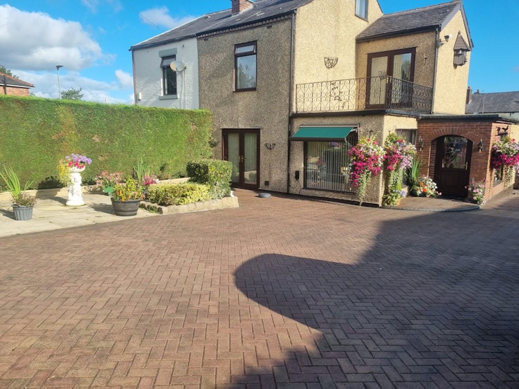 3 bedroom semi-detached house