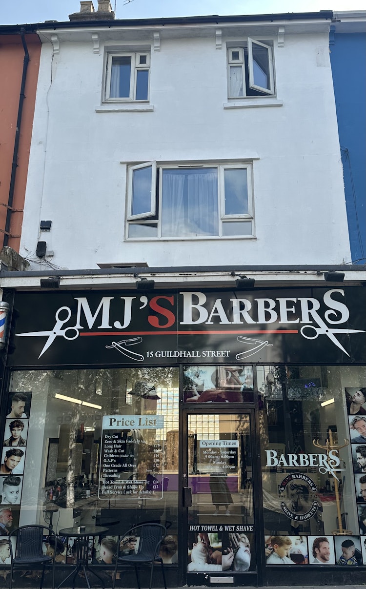 3 bedroom maisonette