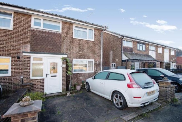 3 bedroom end of terrace house
