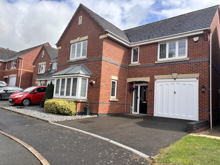 4 bedroom detached house