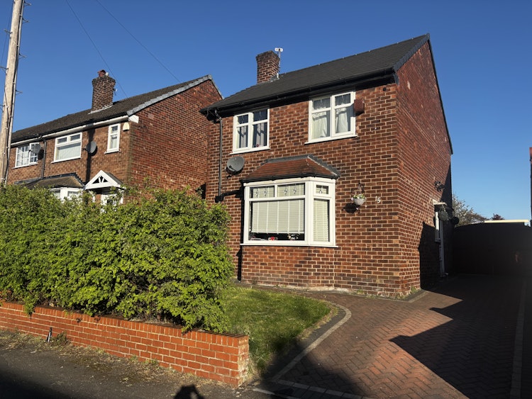 3 bedroom detached house