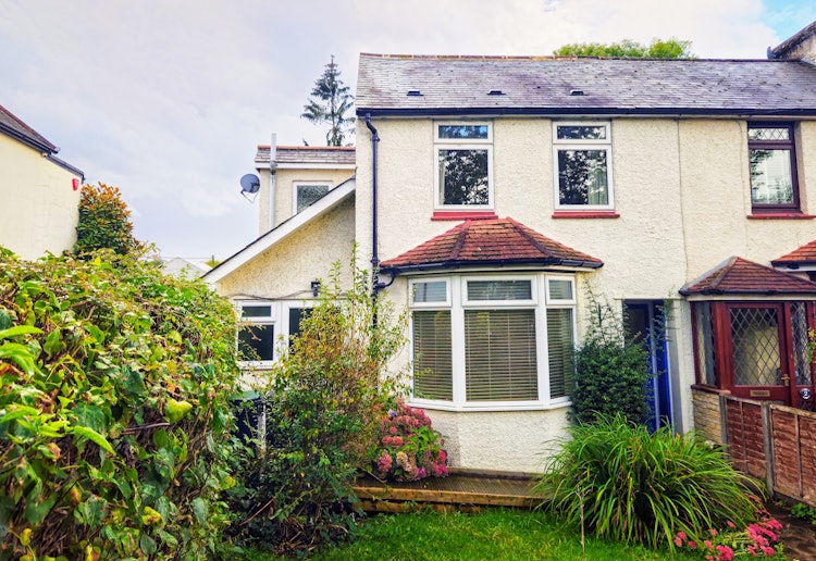 4 bedroom end of terrace house