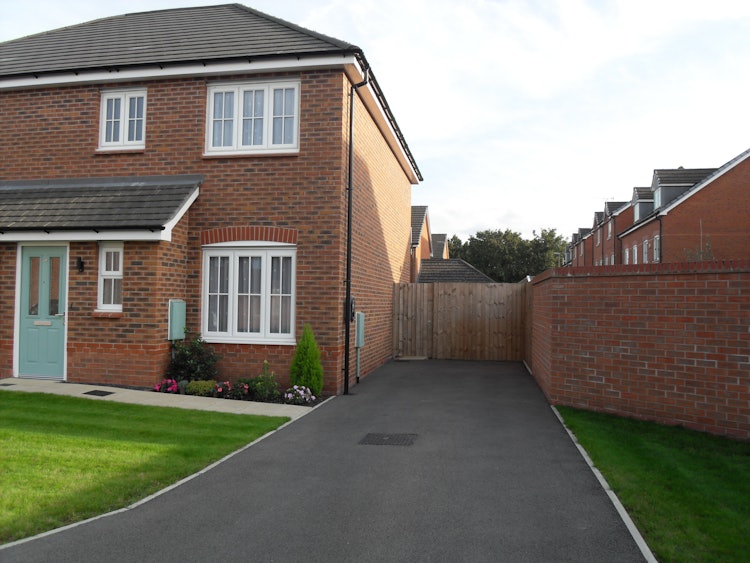 3 bedroom semi-detached house