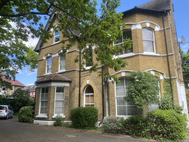 2 bedroom flat