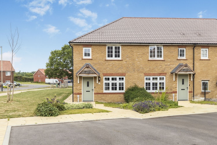 3 bedroom end of terrace house