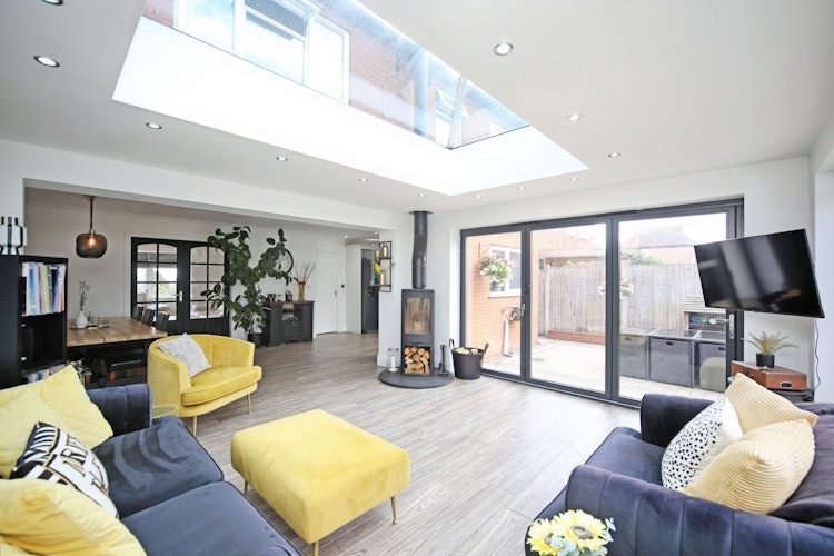 4 bedroom detached house