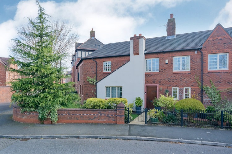 4 bedroom town house