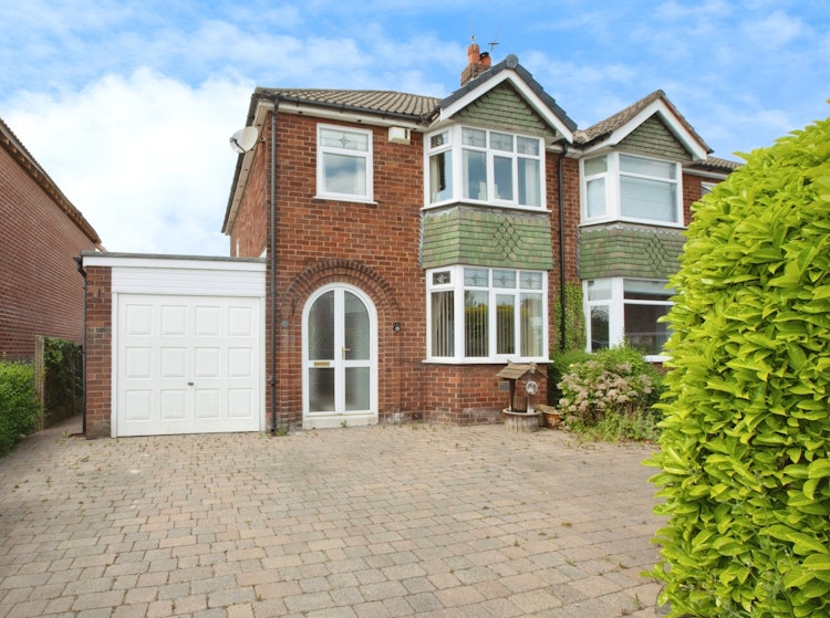 3 bedroom semi-detached house