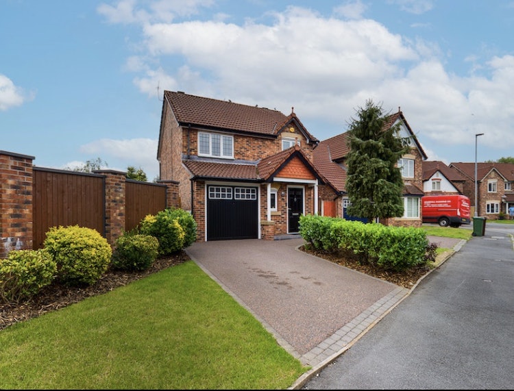 3 bedroom detached house
