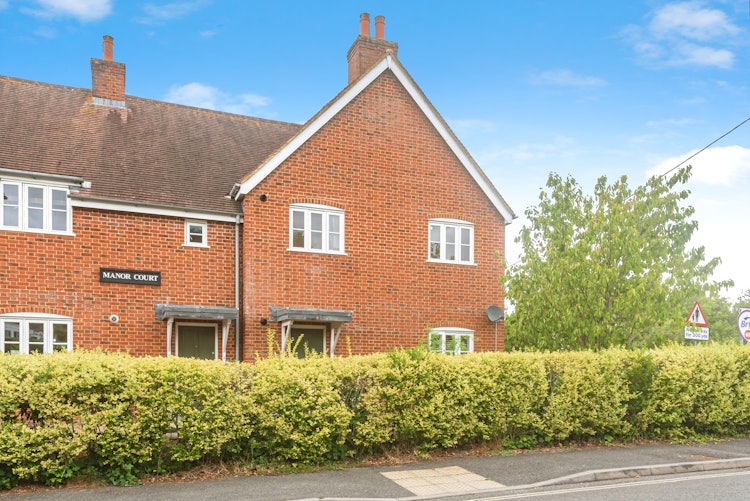 2 bedroom maisonette