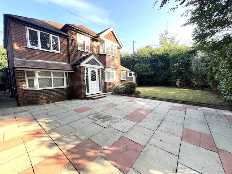 4 bedroom detached house