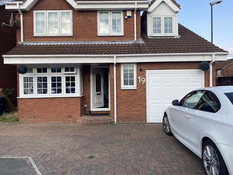 4 bedroom detached house