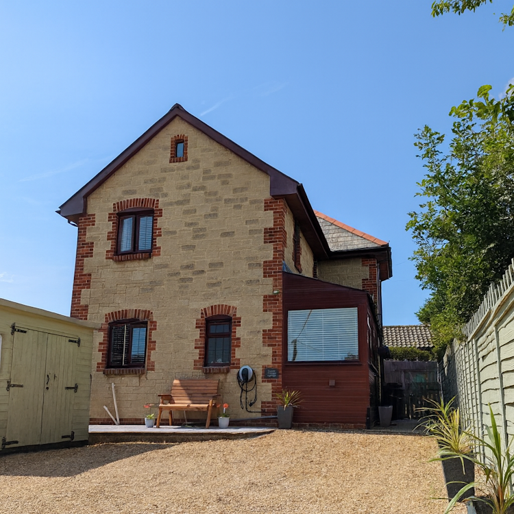 3 bedroom detached house