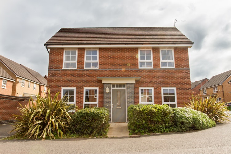 3 bedroom detached house