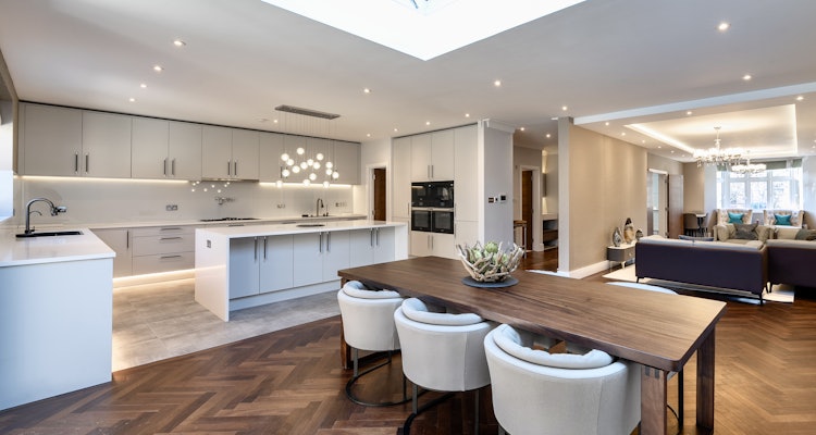 7 bedroom semi-detached house