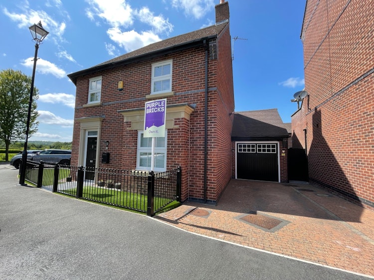 4 bedroom detached house