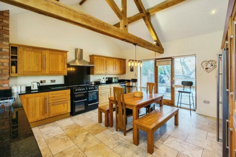 4 bedroom detached house
