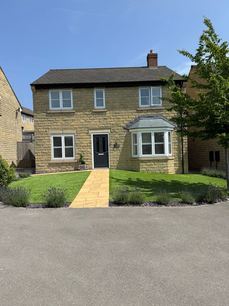 4 bedroom detached house